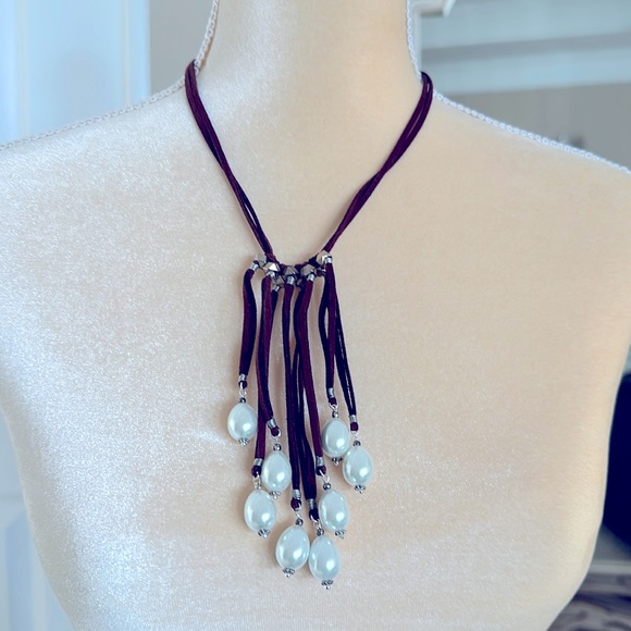 Leather and pearl adjustable necklace - Picture 1 of 3